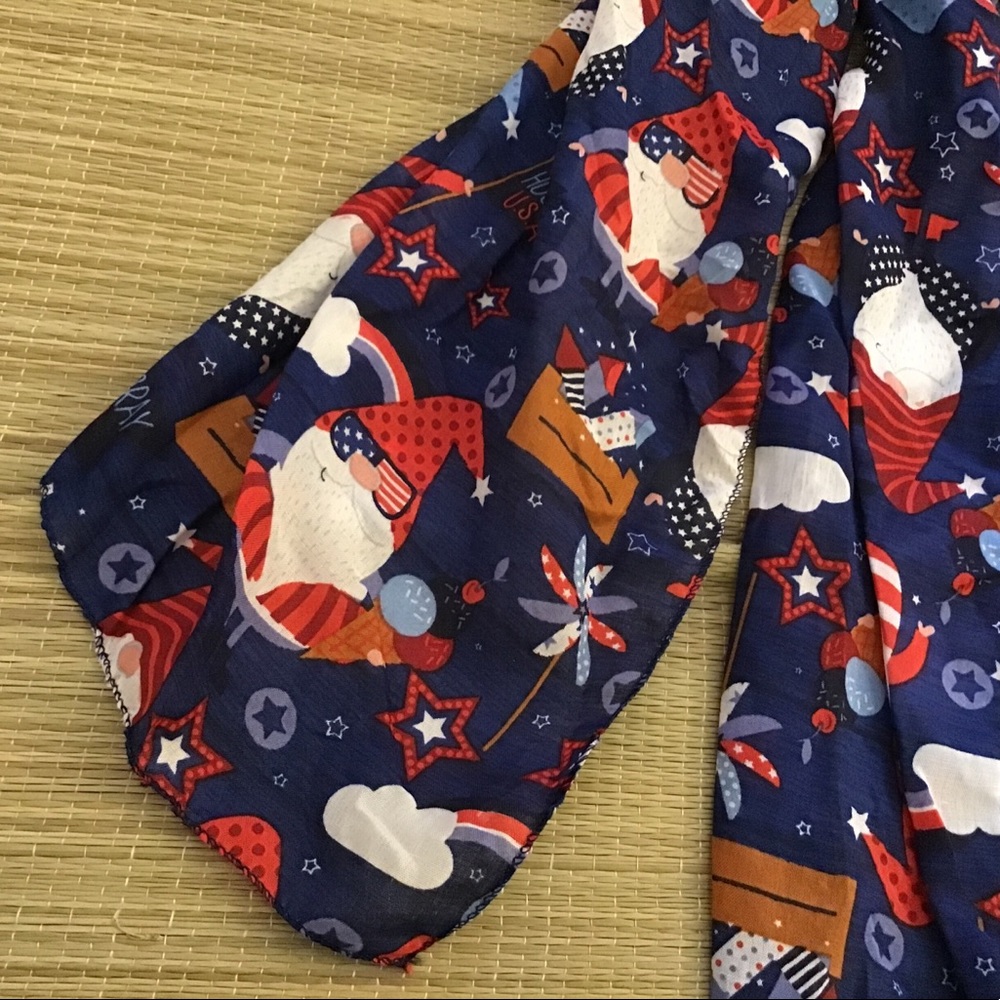 🌿 Patriotic Gnome scarf
